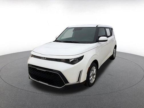 Snow White Pearl 2025 Kia Soul LX