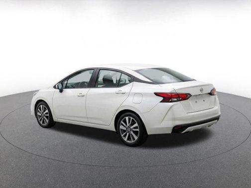 Aspen White Tricoat 2025 Nissan Versa 1.6 SV