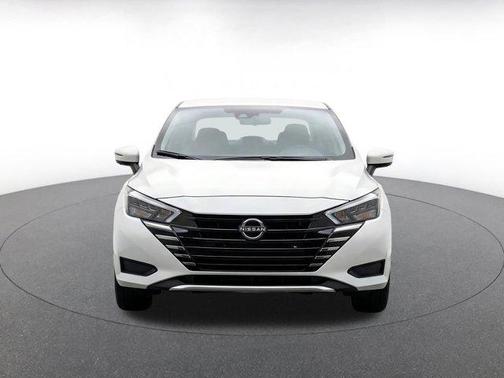 Aspen White Tricoat 2025 Nissan Versa 1.6 SV
