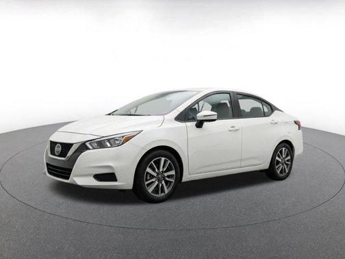 Aspen White Tricoat 2025 Nissan Versa 1.6 SV