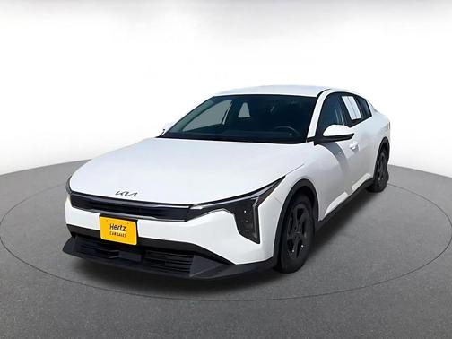 Snow White Pearl 2025 Kia K4 LXS