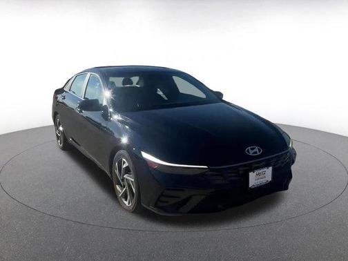 2025 Hyundai ELANTRA SEL