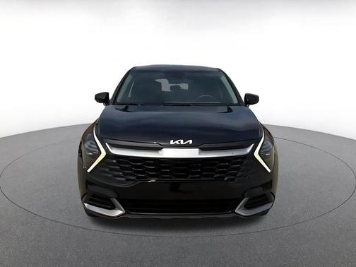 Ebony Black 2025 Kia Sportage LX
