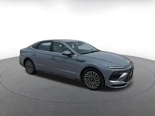 2024 Hyundai SONATA Hybrid SE