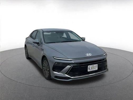 2024 Hyundai SONATA Hybrid SE