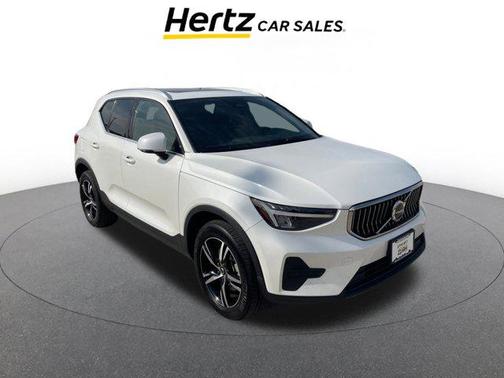 2024 Volvo XC40 CORE