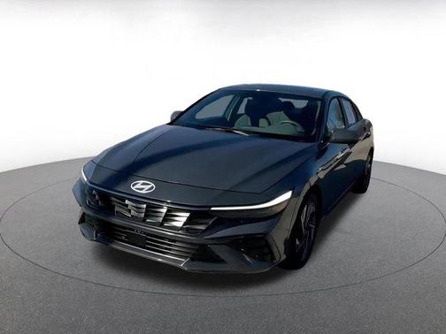2025 Hyundai ELANTRA SEL