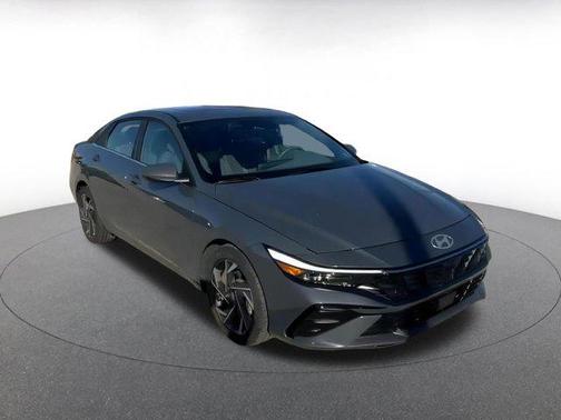 2025 Hyundai ELANTRA SEL