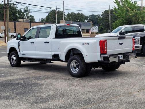 Oxford White 2026 Ford F-350 XL