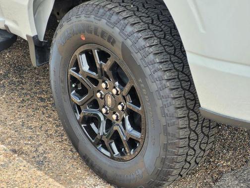 Avalanche 2026 Ford F-150 XLT