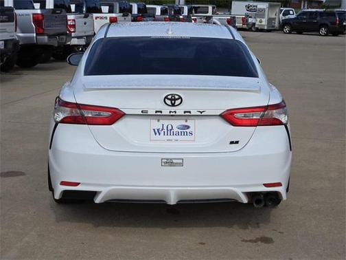 2020 Toyota Camry SE