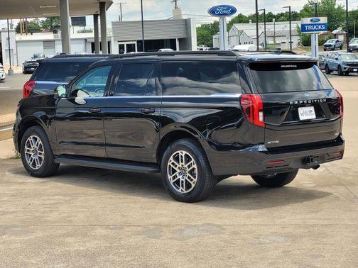 Black Metallic 2025 Ford Expedition Max Active 4x2