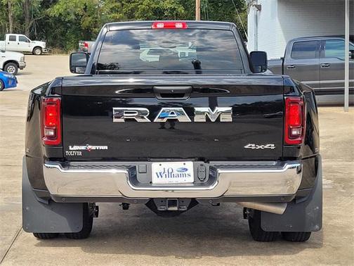 2025 RAM 3500 Lone Star Crew Cab 4x4 8' Box