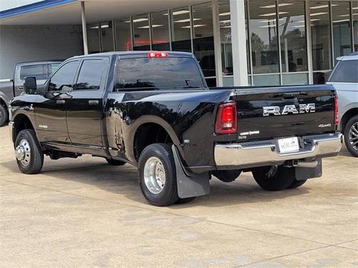 2025 RAM 3500 Lone Star Crew Cab 4x4 8' Box