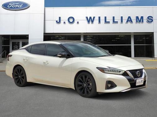 Pearl White Tricoat 2019 Nissan Maxima 3.5 SR