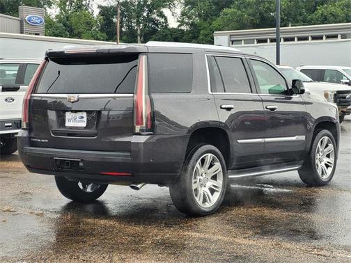 2018 Cadillac Escalade Luxury
