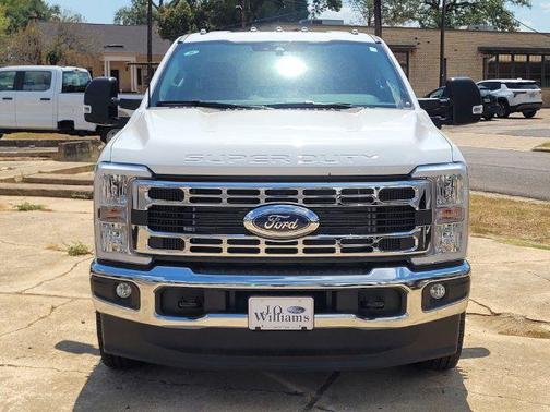 Oxford White 2026 Ford F-350 XLT