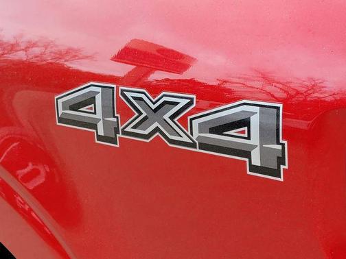 Rapid Red Metallic Tinted Clearcoat 2025 Ford F-150 XLT