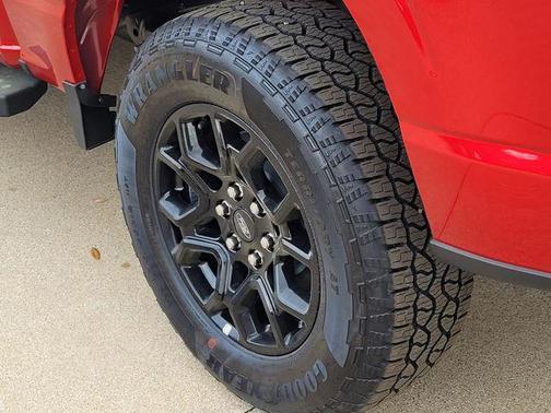 Rapid Red Metallic Tinted Clearcoat 2025 Ford F-150 XLT