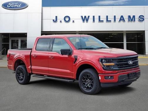 Rapid Red Metallic Tinted Clearcoat 2025 Ford F-150 XLT
