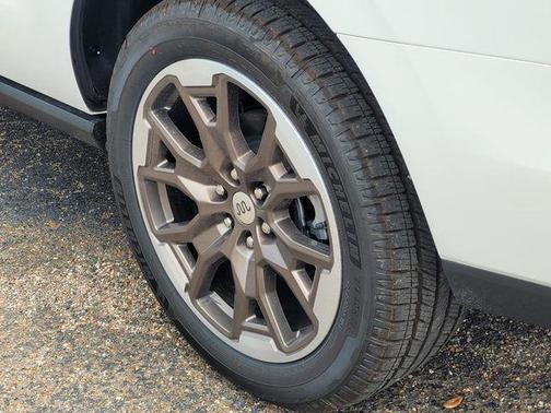 Star White Metallic Tri-Coat 2026 Ford Expedition Max King Ranch