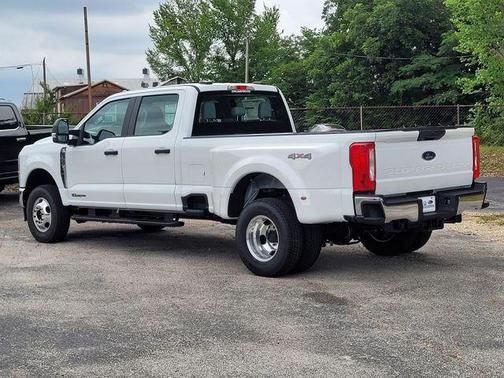 Oxford White 2026 Ford F-350 XL