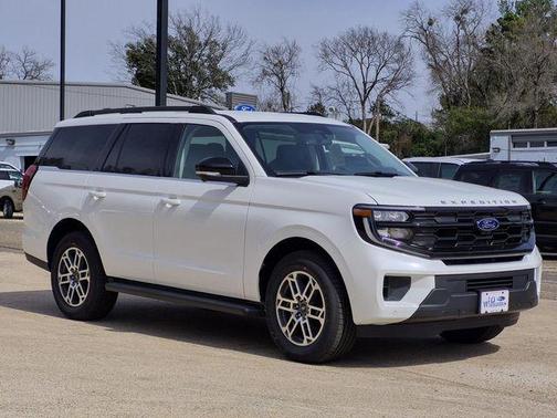 Star White Metallic Tri-Coat 2026 Ford Expedition Active SUV
