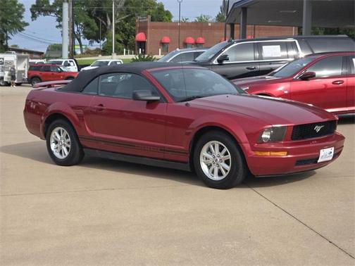 2007 Ford Mustang Deluxe