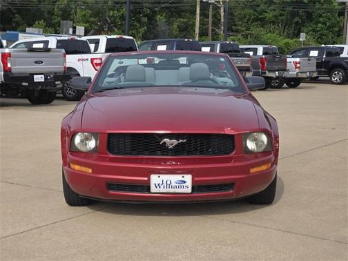 2007 Ford Mustang Deluxe