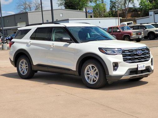 Star White Metallic Tri-Coat 2026 Ford Explorer Active
