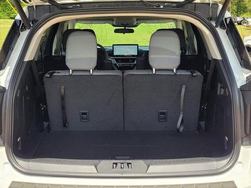 Star White Metallic Tri-Coat 2026 Ford Explorer Active