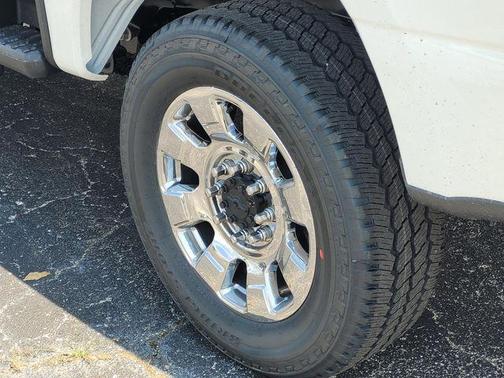 Star White Metallic Tri-Coat 2026 Ford F-250 Lariat