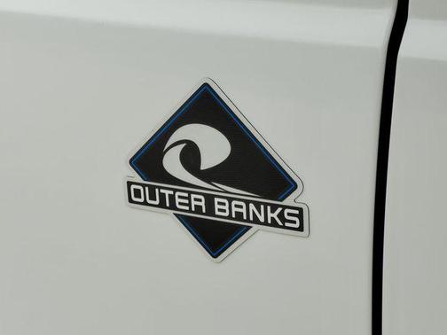 Oxford White 2026 Ford Bronco Outer Banks