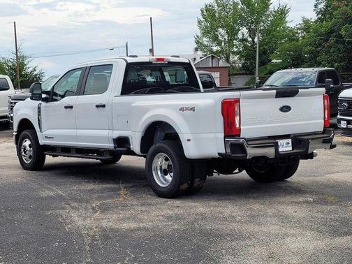 Oxford White 2026 Ford F-350 XL