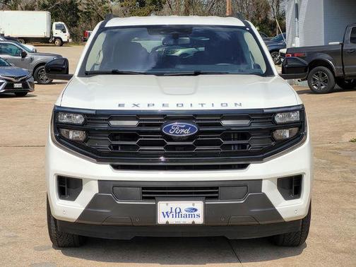 2025 Ford Expedition Max Active 4x2