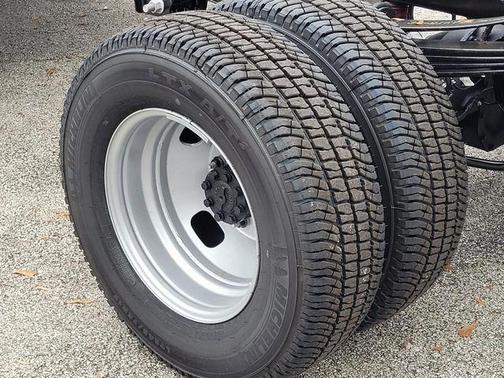 Oxford White 2026 Ford F-350 XL