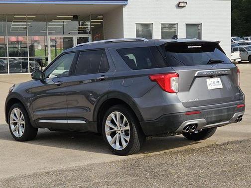 Carbonized Gray Metallic 2022 Ford Explorer Platinum