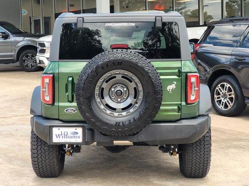 Eruption Green Metallic 2025 Ford Bronco Outer Banks