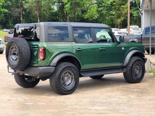 Eruption Green Metallic 2025 Ford Bronco Outer Banks