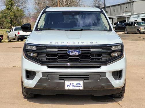 2025 Ford Expedition Max Active 4x2