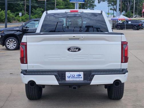 Star White Metallic Tri-Coat 2026 Ford F-150 Lariat