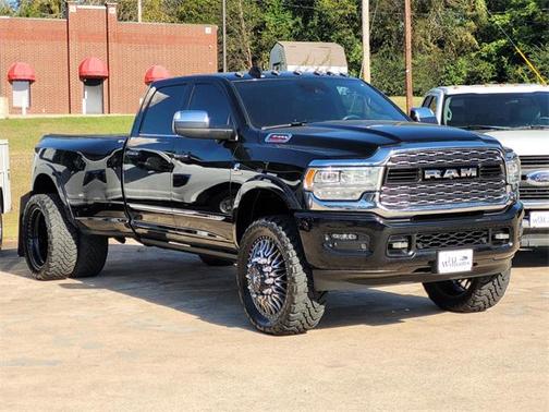 2022 RAM 3500 Limited Crew Cab 4x4 8' Box