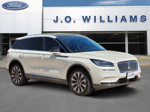 Pristine White Metallic Tri-Coat 2022 Lincoln Corsair Reserve SUV