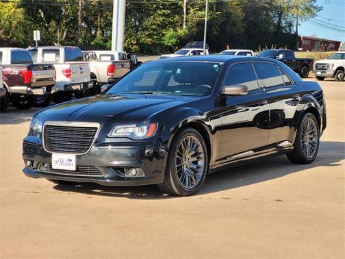 2013 Chrysler 300C Varvatos Collection