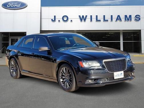 2013 Chrysler 300C Varvatos Collection