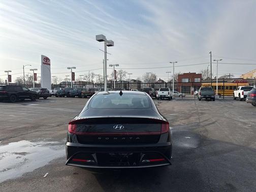 2021 Hyundai SONATA SE