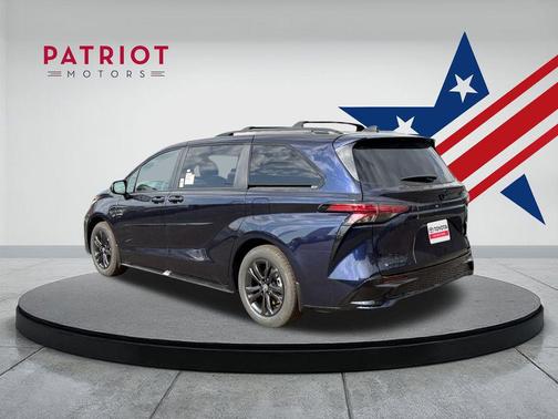 2025 Toyota Sienna XSE 7 Passenger