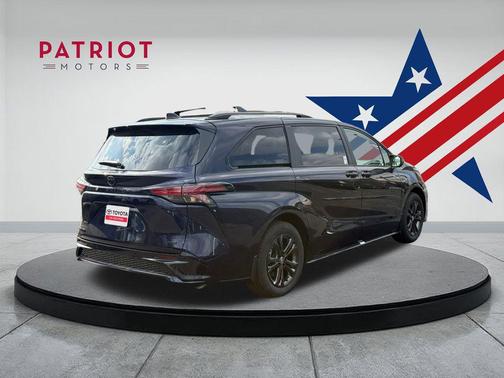 2025 Toyota Sienna XSE 7 Passenger