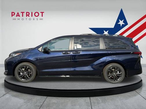 2025 Toyota Sienna XSE 7 Passenger