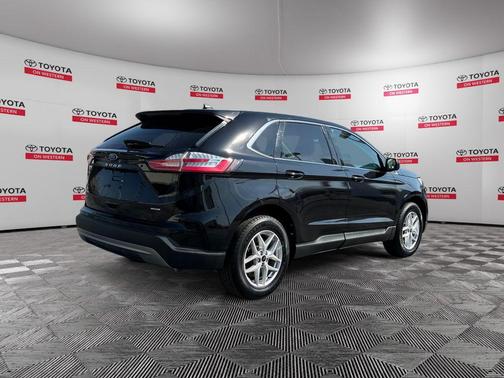 Black Metallic 2023 Ford Edge SEL